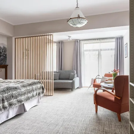 Folk Art & Spa Krupowki 25 アパート