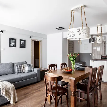 Folk Art & Spa Krupowki 25 ザコパネ