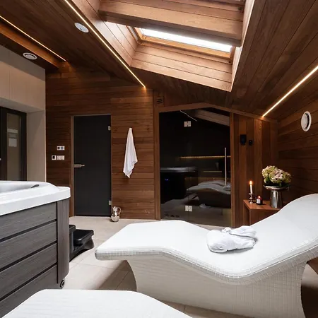 アパート Folk Art & Spa Krupowki 25 ザコパネ