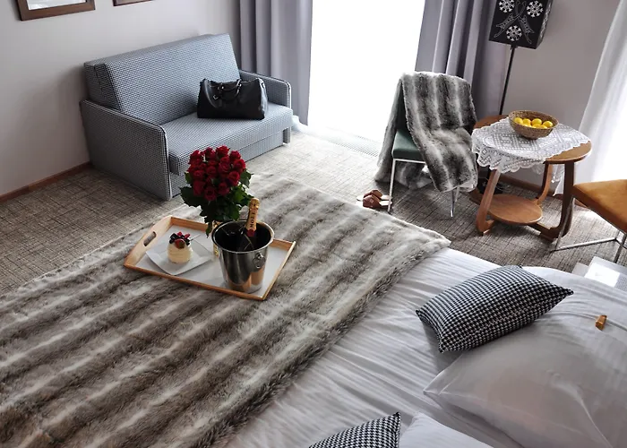 Folk Art & Krupowki 25 *